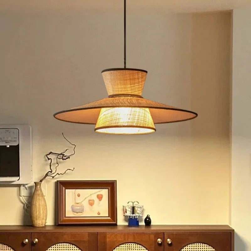 lámpara wabi sabi de ratán y rafia para decoración interior vintage
