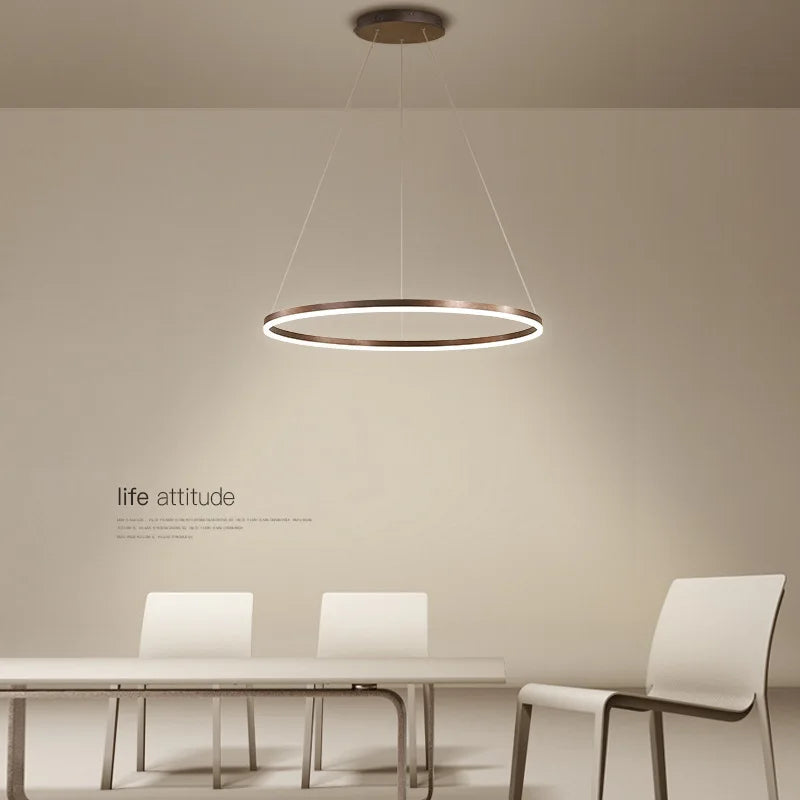 Lámpara de techo LED moderna, depurada y elegante