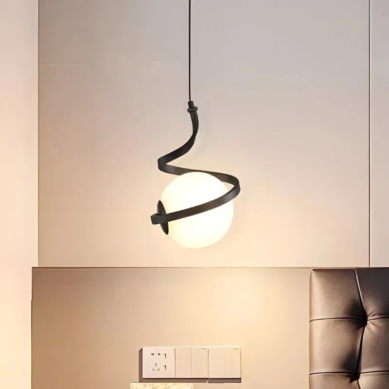 Lámpara de latón con diseño moderno para decoración interior elegante