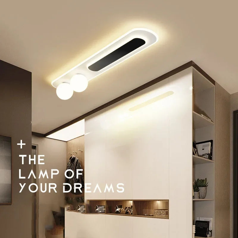 Lámpara moderna iluminando el ambiente interior