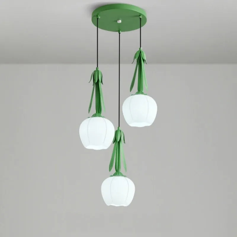 lámpara art déco de vidrio con pantalla floral suspendida