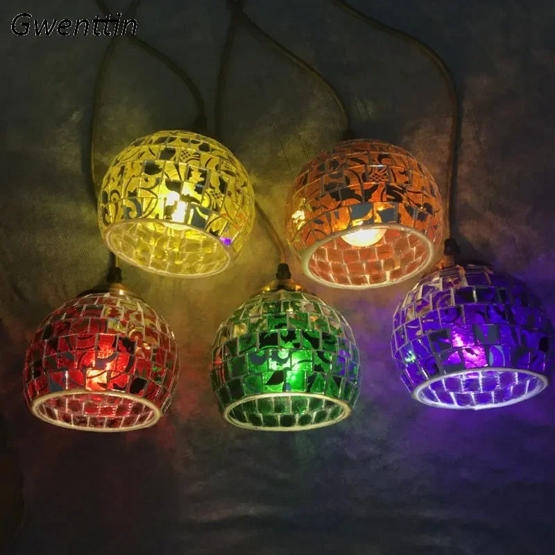lámpara vintage de vidrio tintado para decoración interior elegante