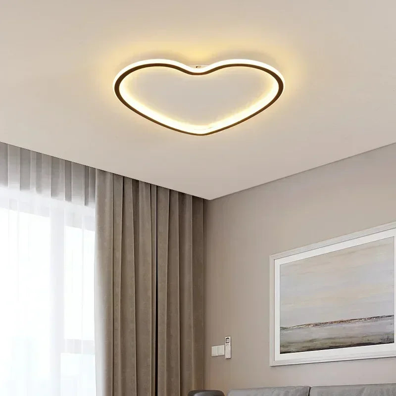 Lámpara moderna iluminando interior elegante