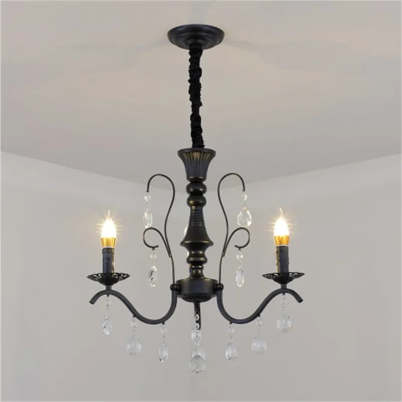 Candelabro de hierro forjado con cristales elegante