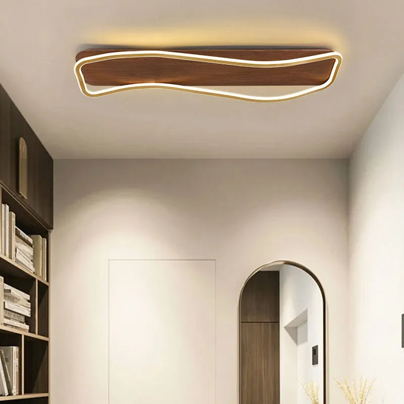 Pasillo Luminoso de Madera Moderna