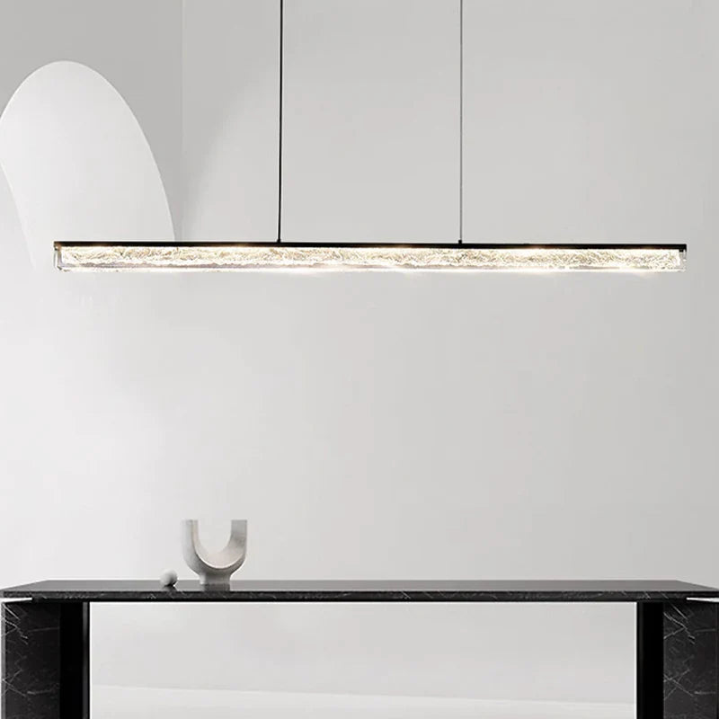 lustre en acrílico diseño italiano para espacios modernos y elegantes