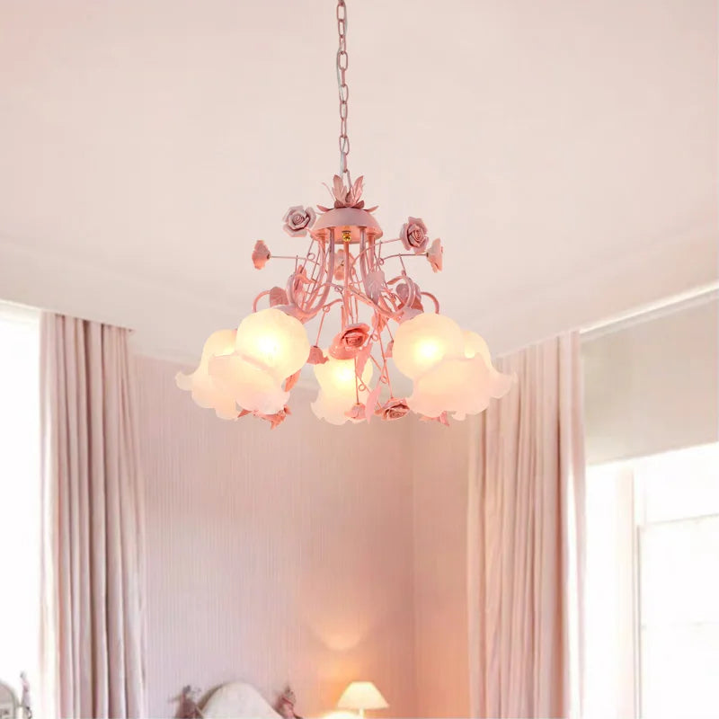lámpara rosa para un ambiente infantil luminoso y suave