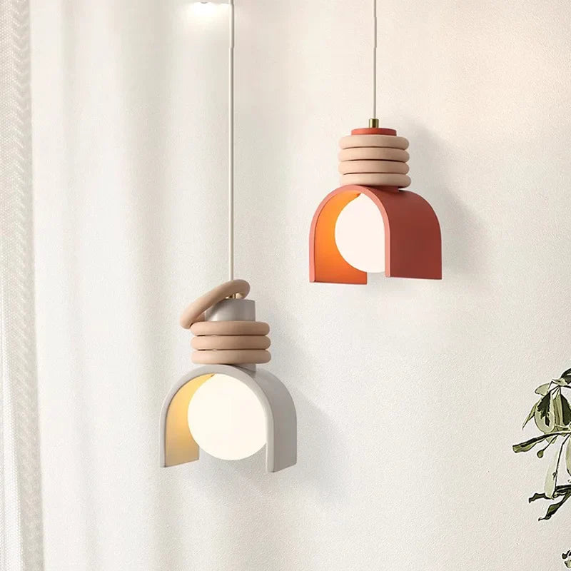 lustre LED moderno en resina estilo nórdico minimalista